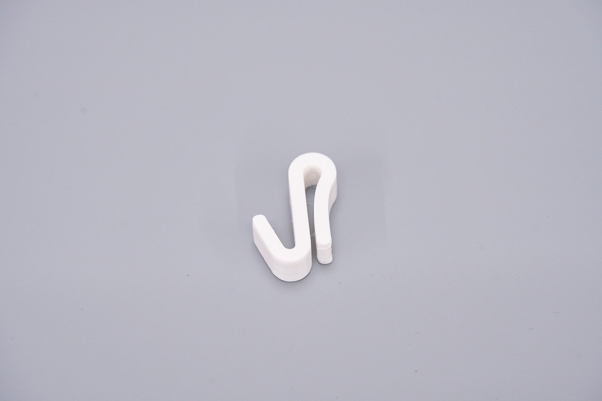 Mini hooks for Knaus shelf limiters