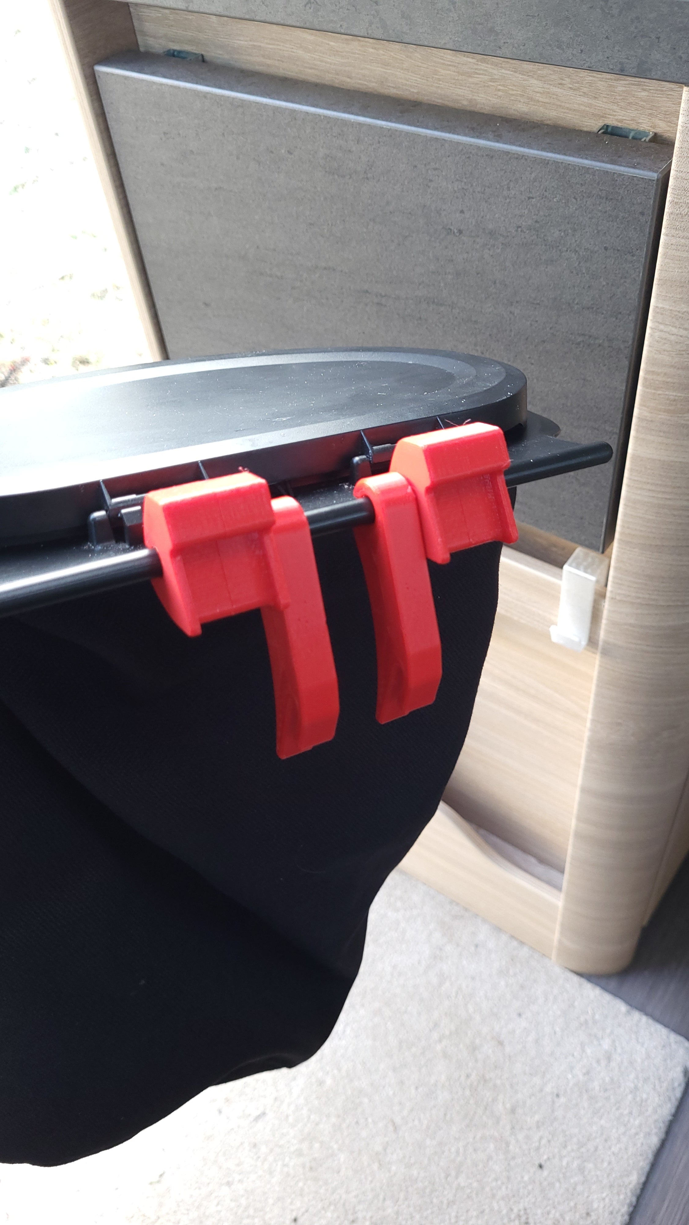 Adapter for Flextrash on "Knaus-Hook"